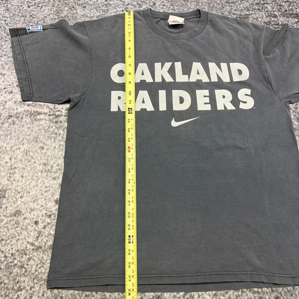 VTG Nike Center Swoosh Oakland Raiders T Shirt Mens Medium Black Faded USA 90s
